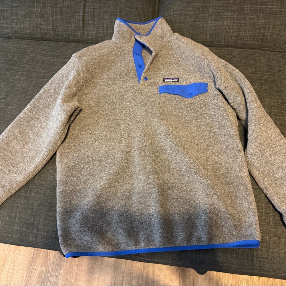 Patagonia Gray and Blue Synchilla Snap T Lightweight Fleece Pullover